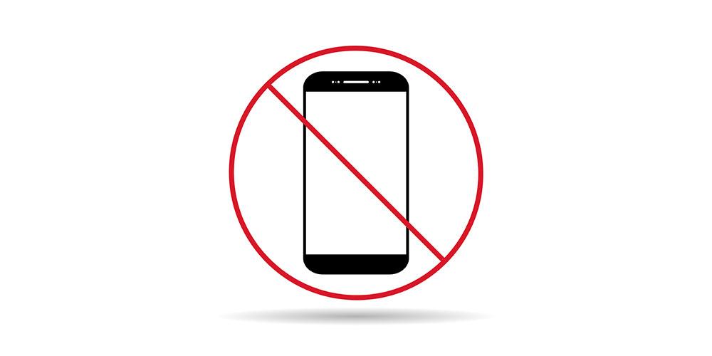 Massachusetts Senate Eyes Statewide Limits on School Cellphone Use