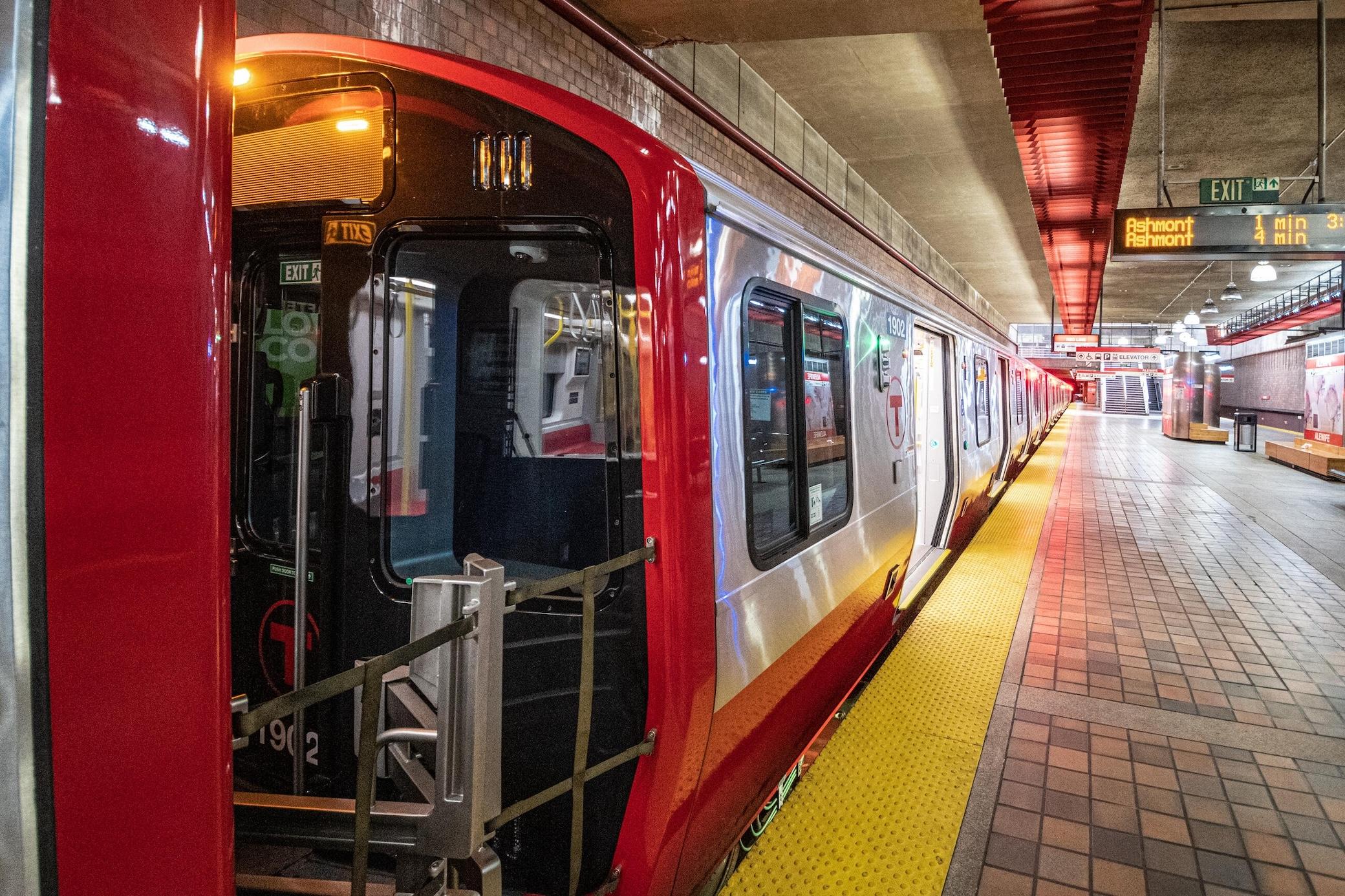 MBTA Unveils Plans for New Red and Orange Line Trains