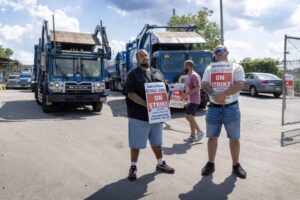 City Council Passes Resolution Backing Waste Workers’ Contracts